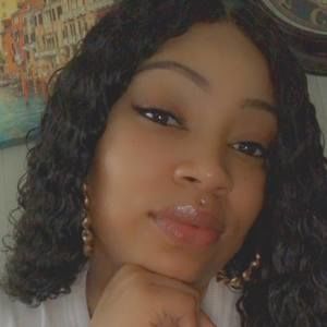 Meet your Posher, Candace